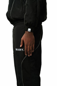 Noir shell bottoms